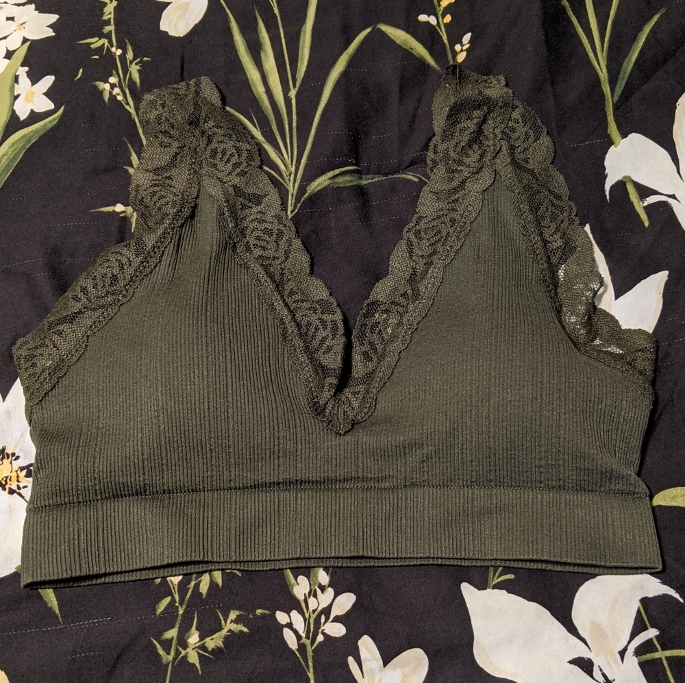 NWT VS Pink Bralette✨